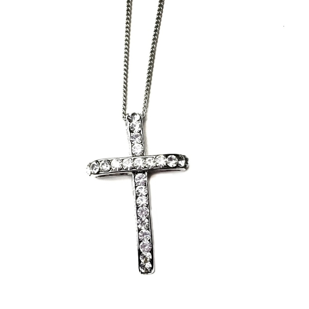 Elegant Silver Cross Pendant Necklace - Picture 2 of 6